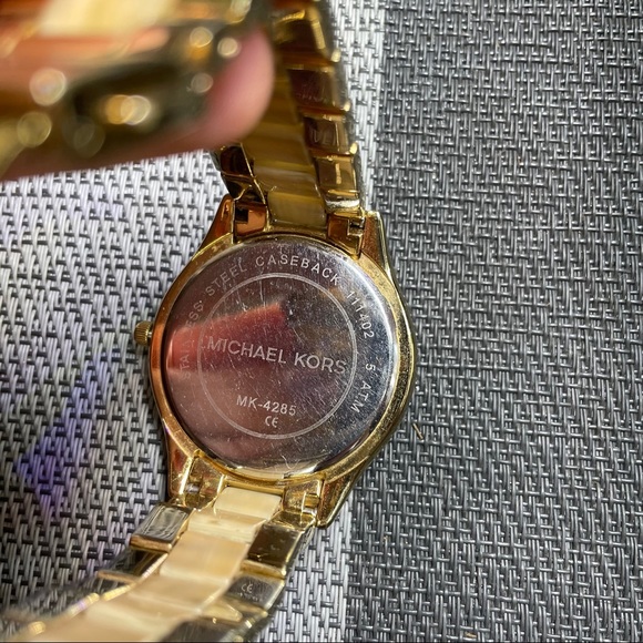 Michael Kors Watch - Picture 6 of 6